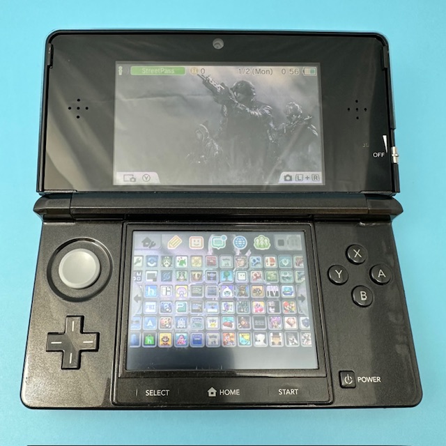 Nintendo 3DS with 600+ Games | Cosmo Black