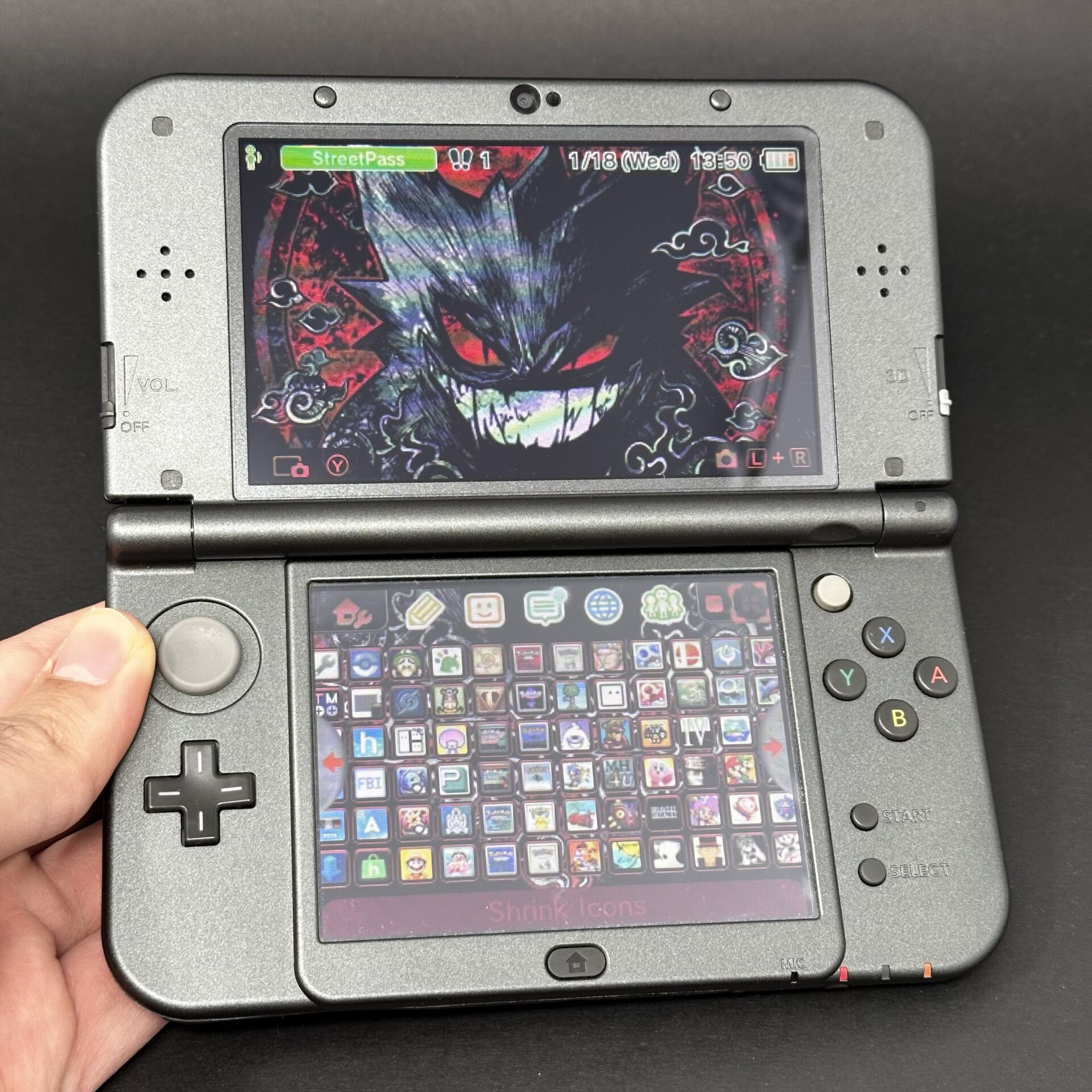 New Nintendo 3DS XL (64GB) – 600+ Games | Metallic Black