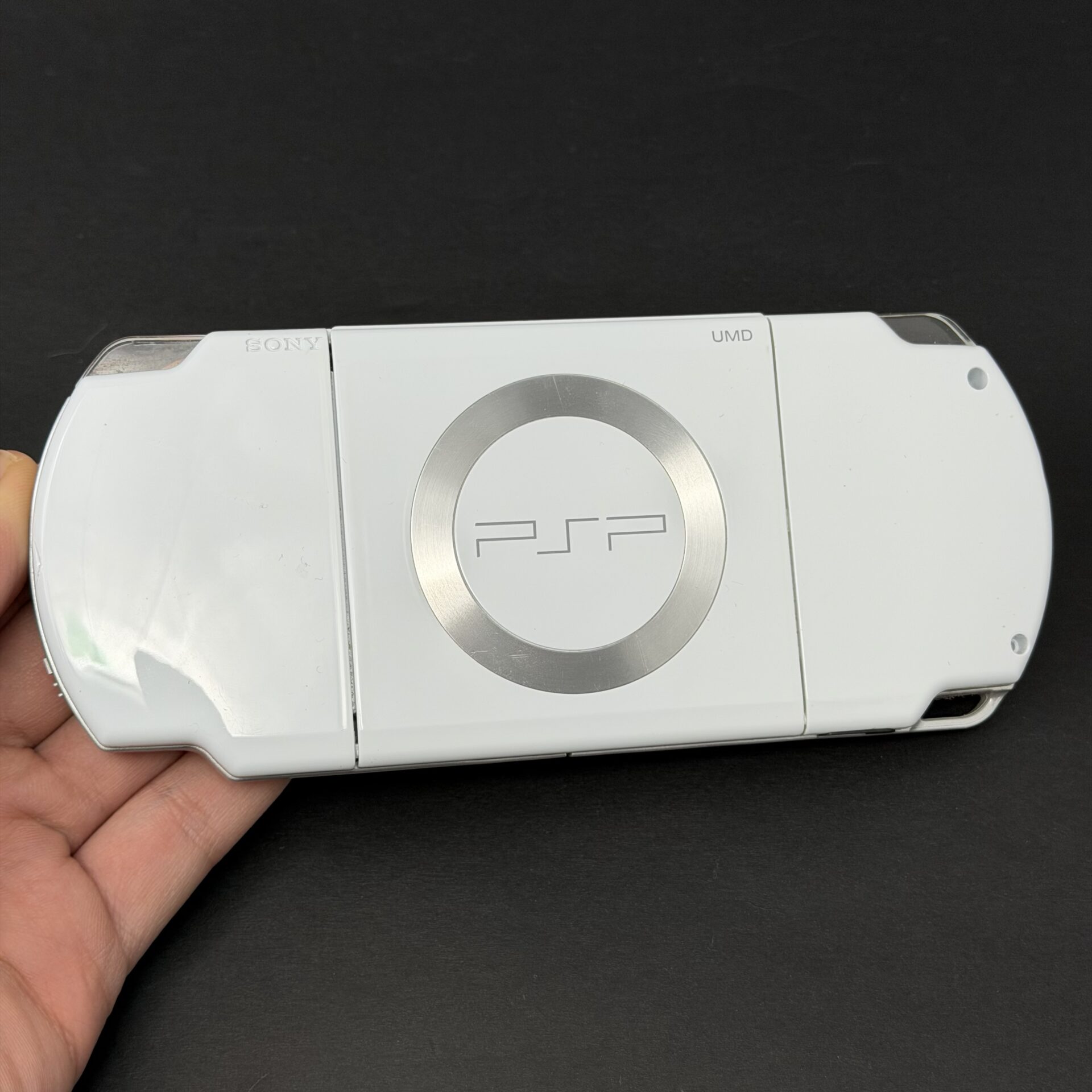 PSP 2000 (128GB) - 1050 Games | Ceramic White - Image 2